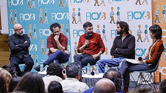 Ángel Santos: «Me interesa el tipo de cine que vuelve una y otra vez a los mismos lugares y pistas»