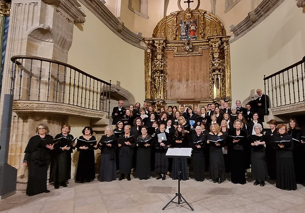 Actuación este sábado de la Coral Polifónica Gijonesa Anselmo Solar, en la Colegiata de San Juan Bautista.