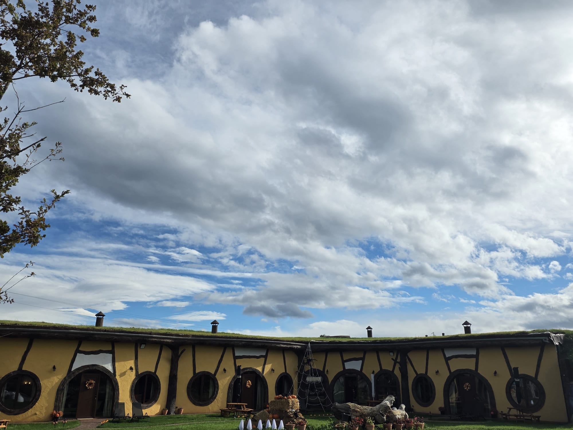 Casas hobbit en Asturias: así es dormir en la Tierra Media