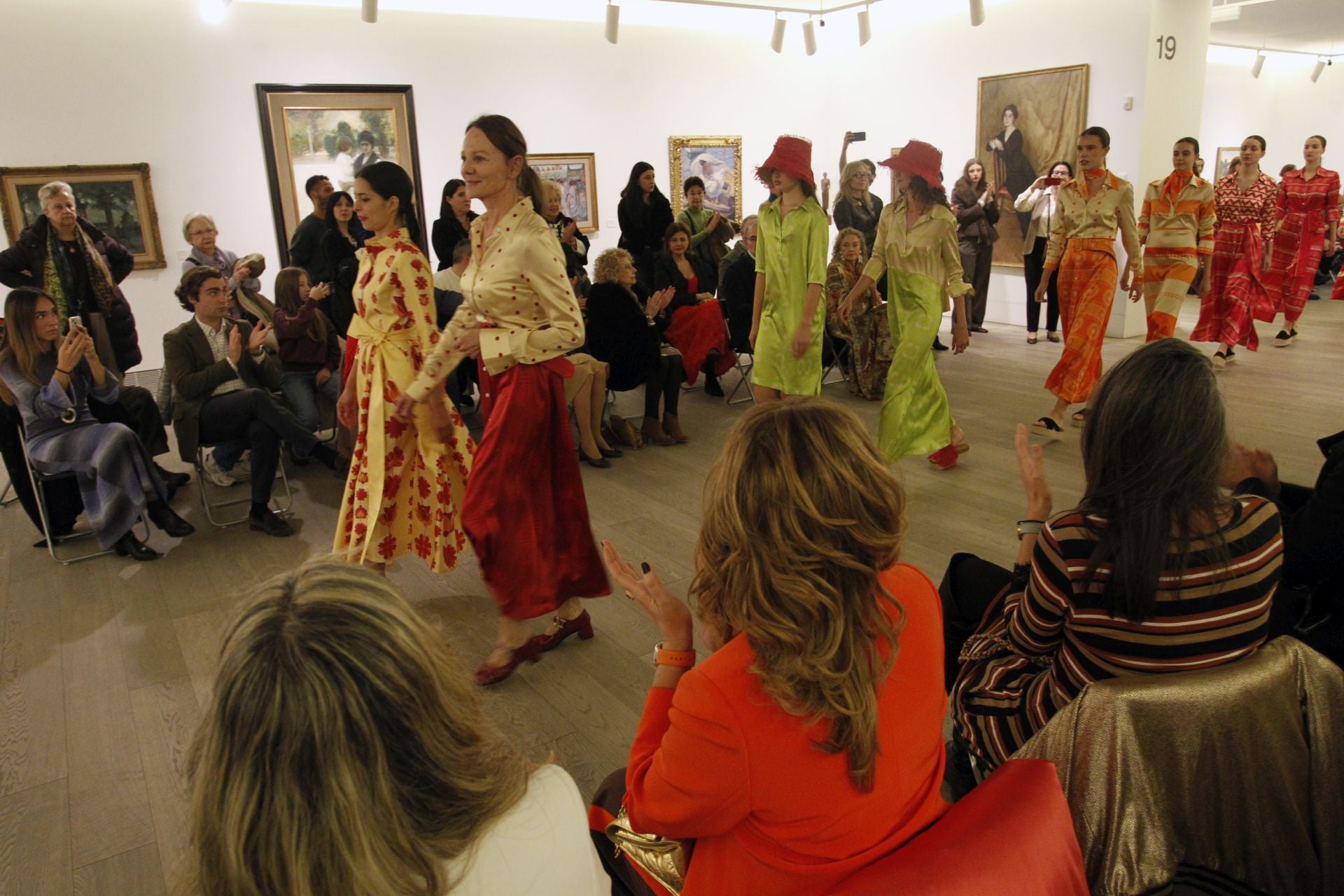 La fusión entre moda y arte: la Pasarela Campoamor se despide en Oviedo