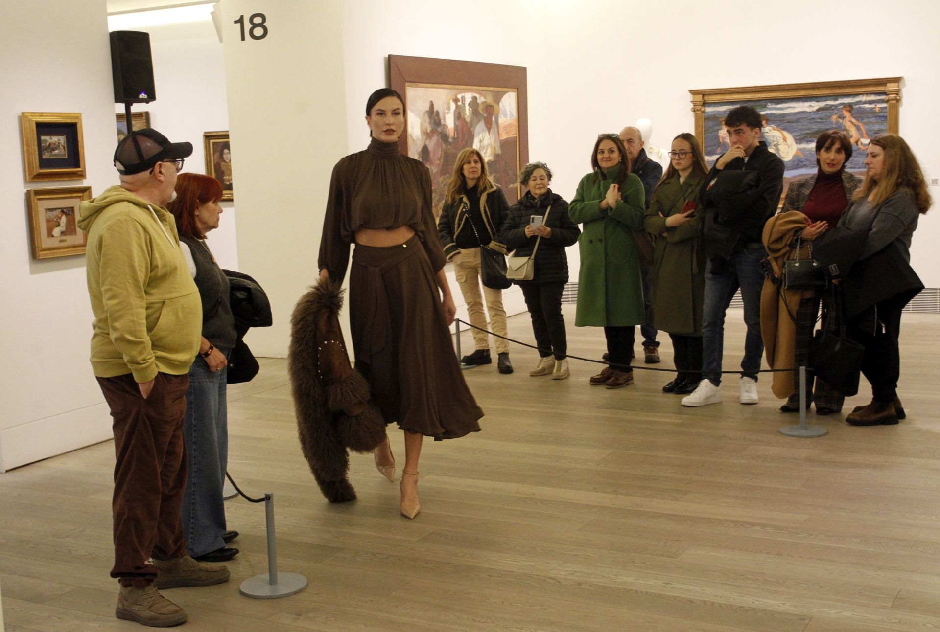 La fusión entre moda y arte: la Pasarela Campoamor se despide en Oviedo