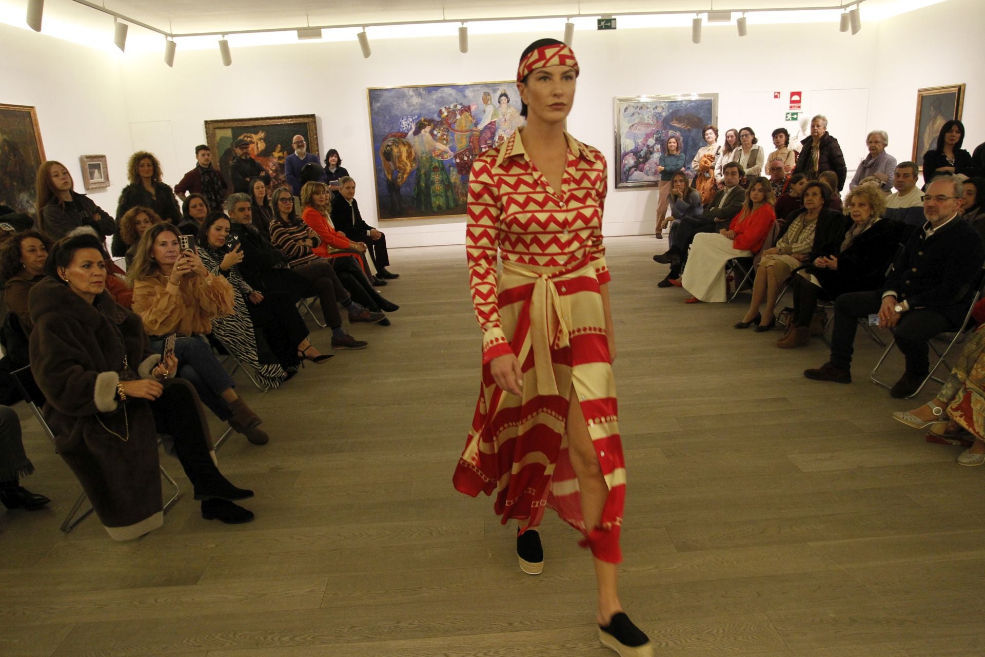 La fusión entre moda y arte: la Pasarela Campoamor se despide en Oviedo