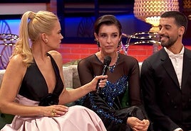 Blanca Romero, en el centro, dedicó su baile a los mineros fallecidos en la mina de Vega de Rengos.