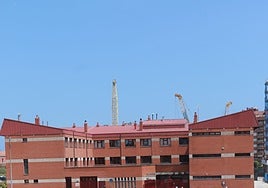 Edificio del Albergue Covadonga, en Laviada, que será sometido a una reforma integral que durará dos años.
