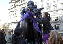 Una marea morada recorre Asturias contra la violencia de género