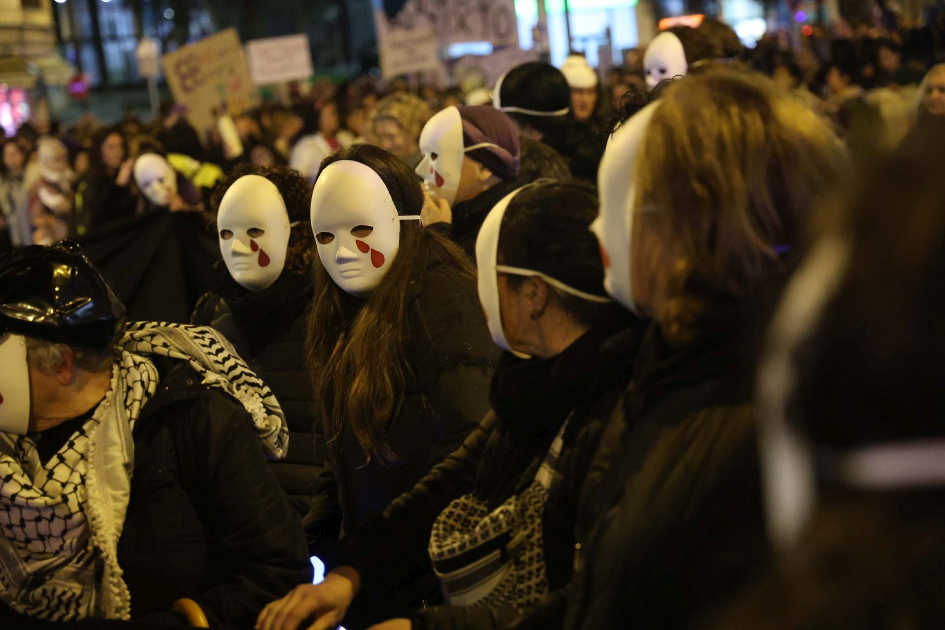 La manifestación contra la violencia machista en Avilés en imágenes