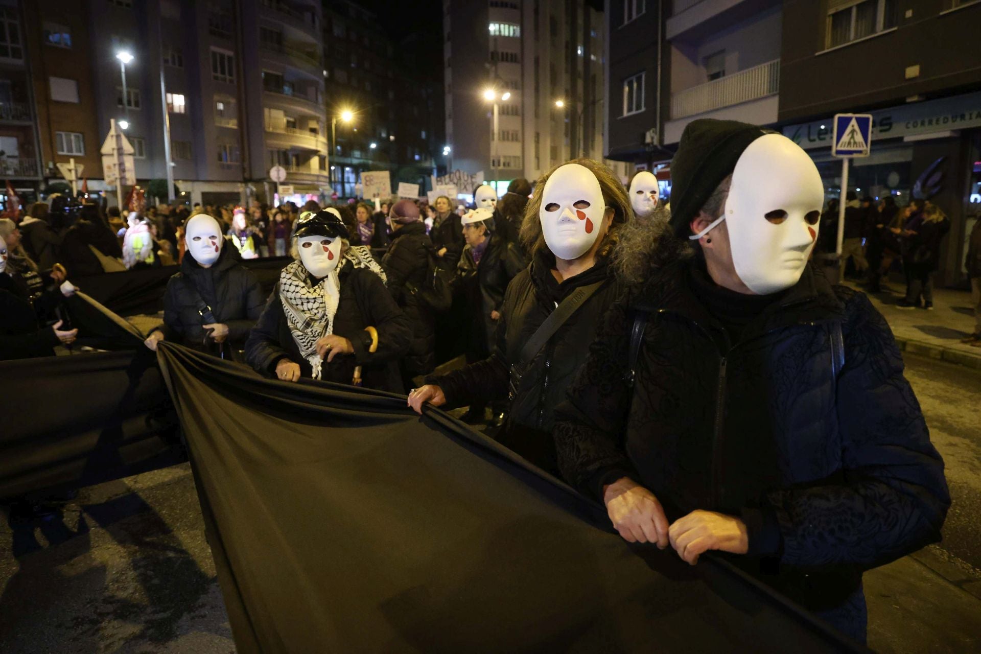 La manifestación contra la violencia machista en Avilés en imágenes