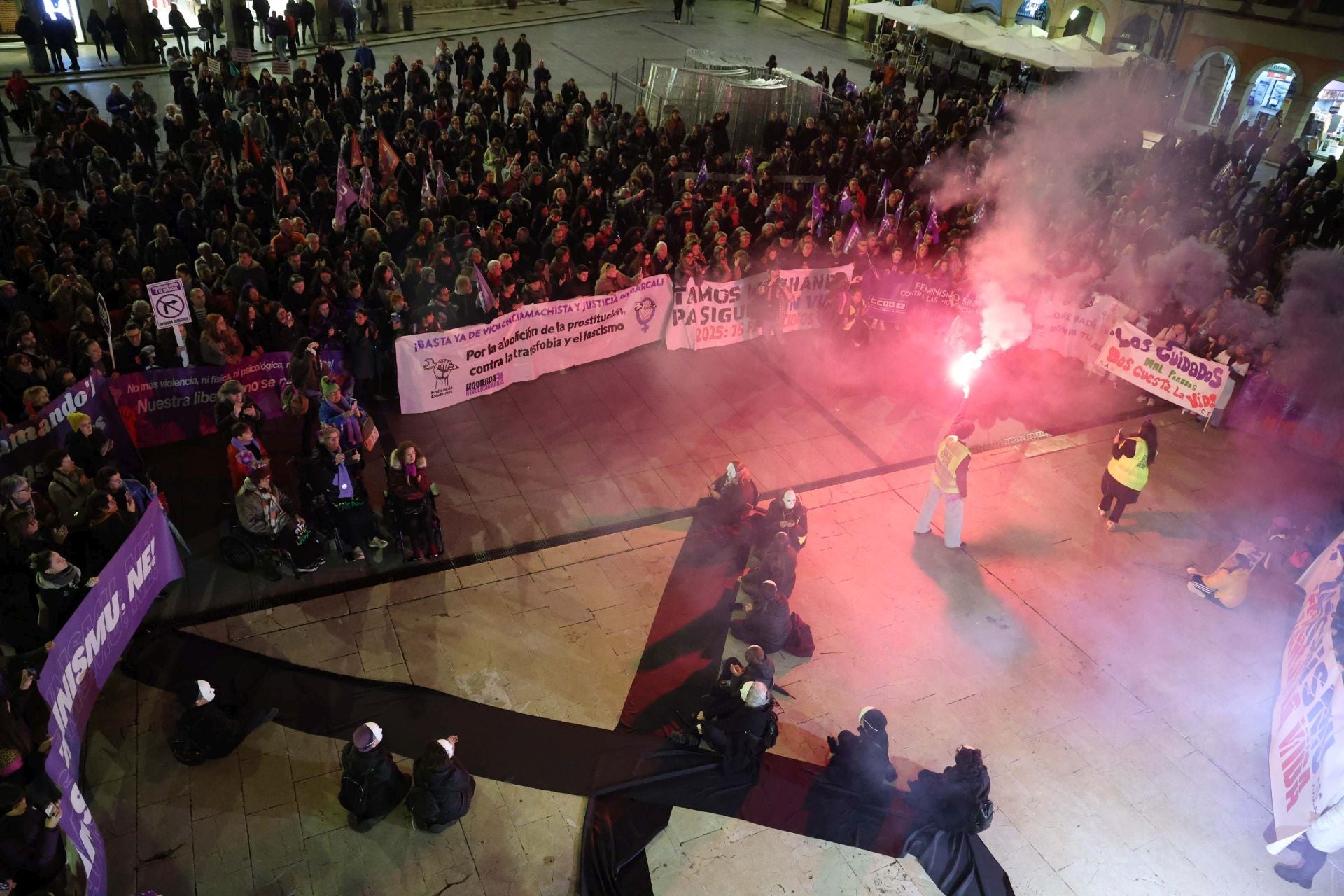 La manifestación contra la violencia machista en Avilés en imágenes