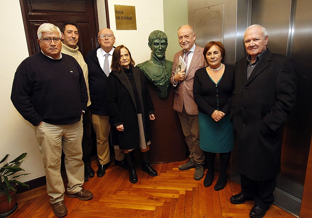 Francisco Carantoña, Ignacio Fernández-Sarasola, Antonio Jiménez-Blanco, Clara Álvarez, Leopoldo Tolivar, Alicia Laspra y Emilio Laparra.