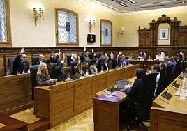 Momento de la aprobación de los presupuestos en el pleno de Gijón.