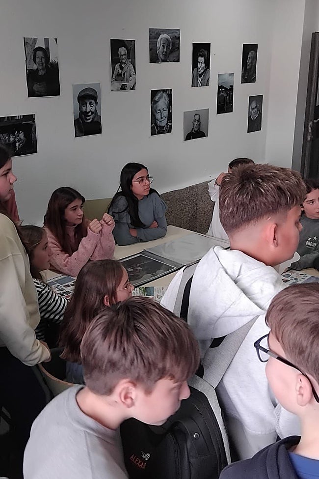 Alumnos de tercero de Secundaria en el Aula ConCiencia Histórica