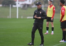 Borja Jiménez, en un entrenamiento con el Sporting de Gijón.