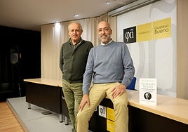 Gustavo Bueno Sánchez y Alberto Esteban Muñoz, durante la presentación del libro sobre el filósofo.