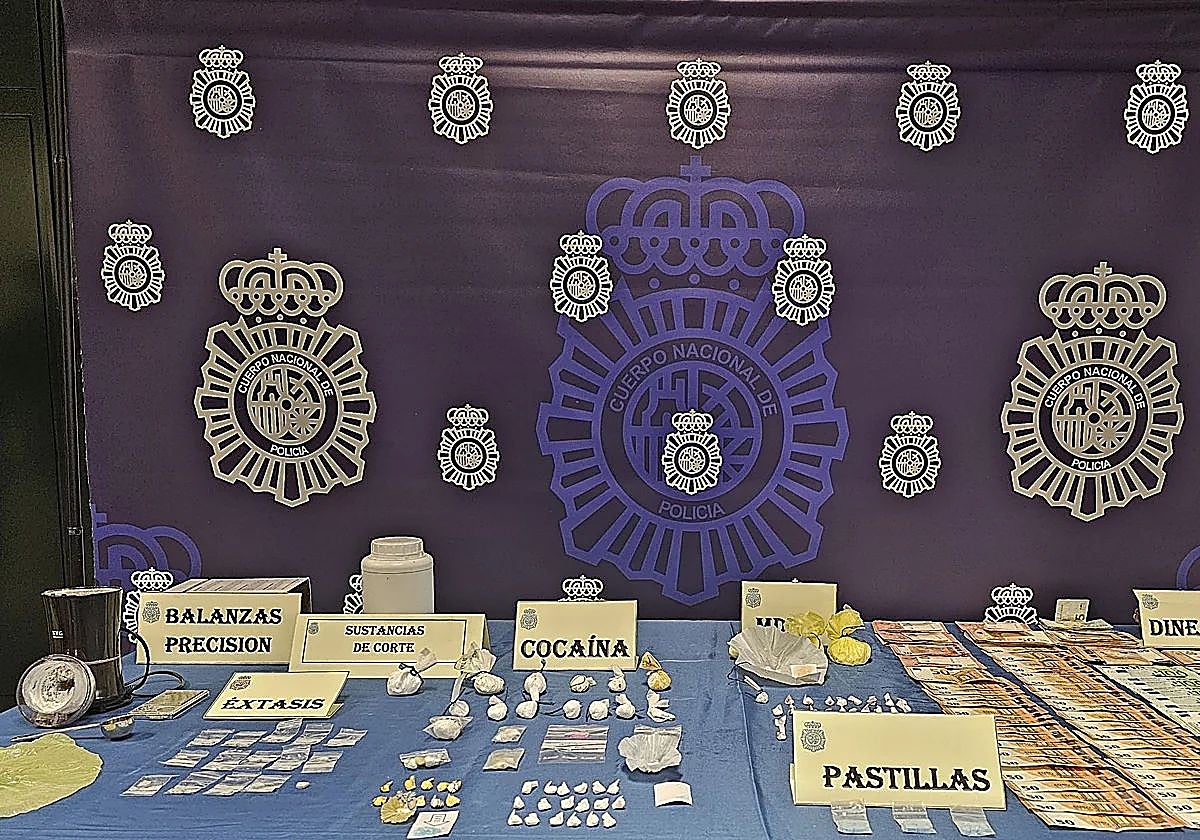 Droga y dinero decomisado al ultra del Sporting detenido por tráfico de drogas.