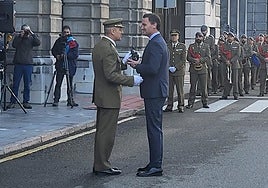 La reservista Tania Canella (premio general Boves), Jesús Moreno del Valle (delegado de Defensa), Jorge González-Palacios y Diego Losada.