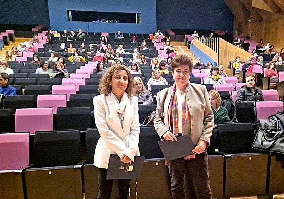 La consejera de Educación, Eva Ledo, y la directora general de Inclusión Educativa, María Dolores Bueno.