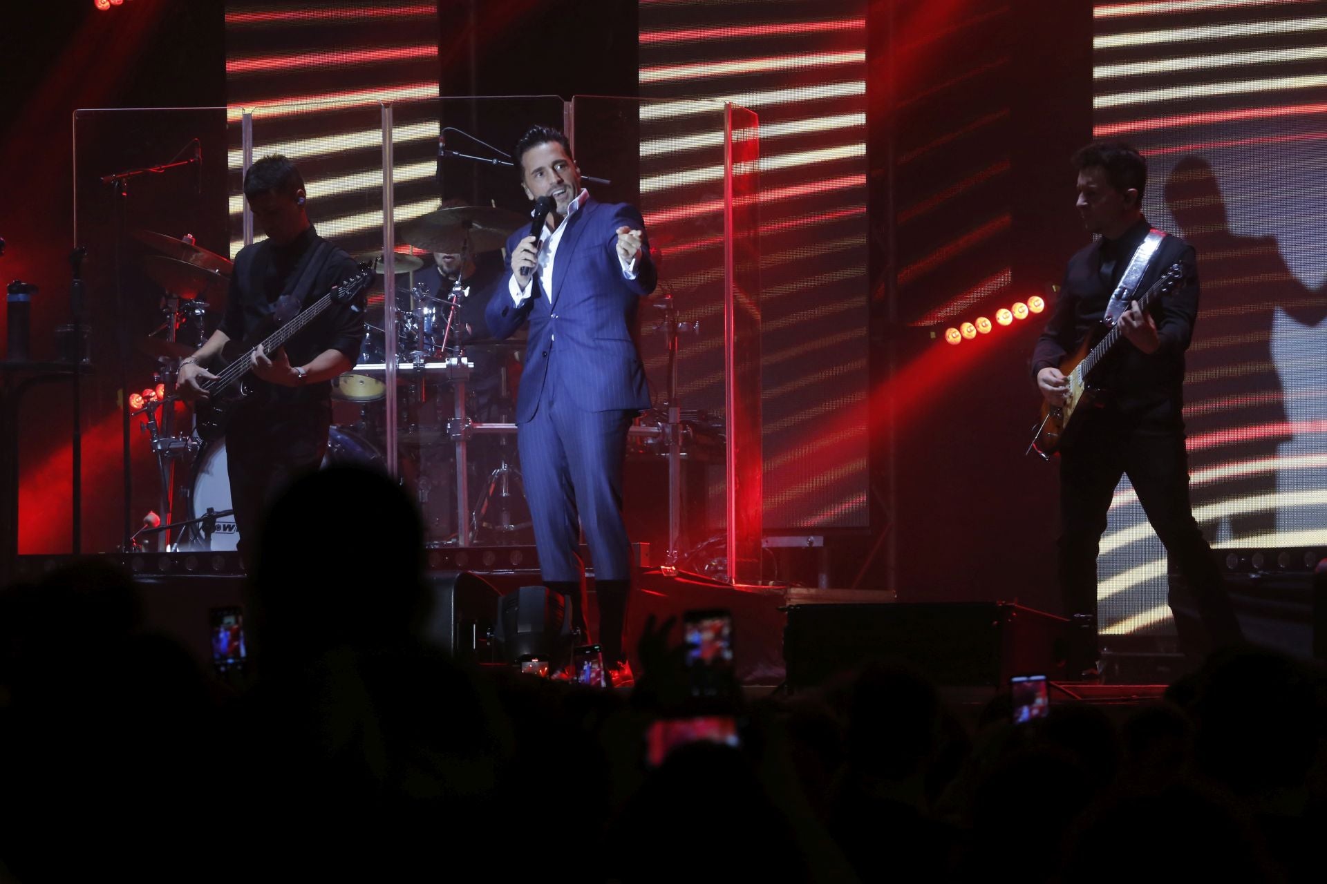David Bustamante llena el Gijón Arena