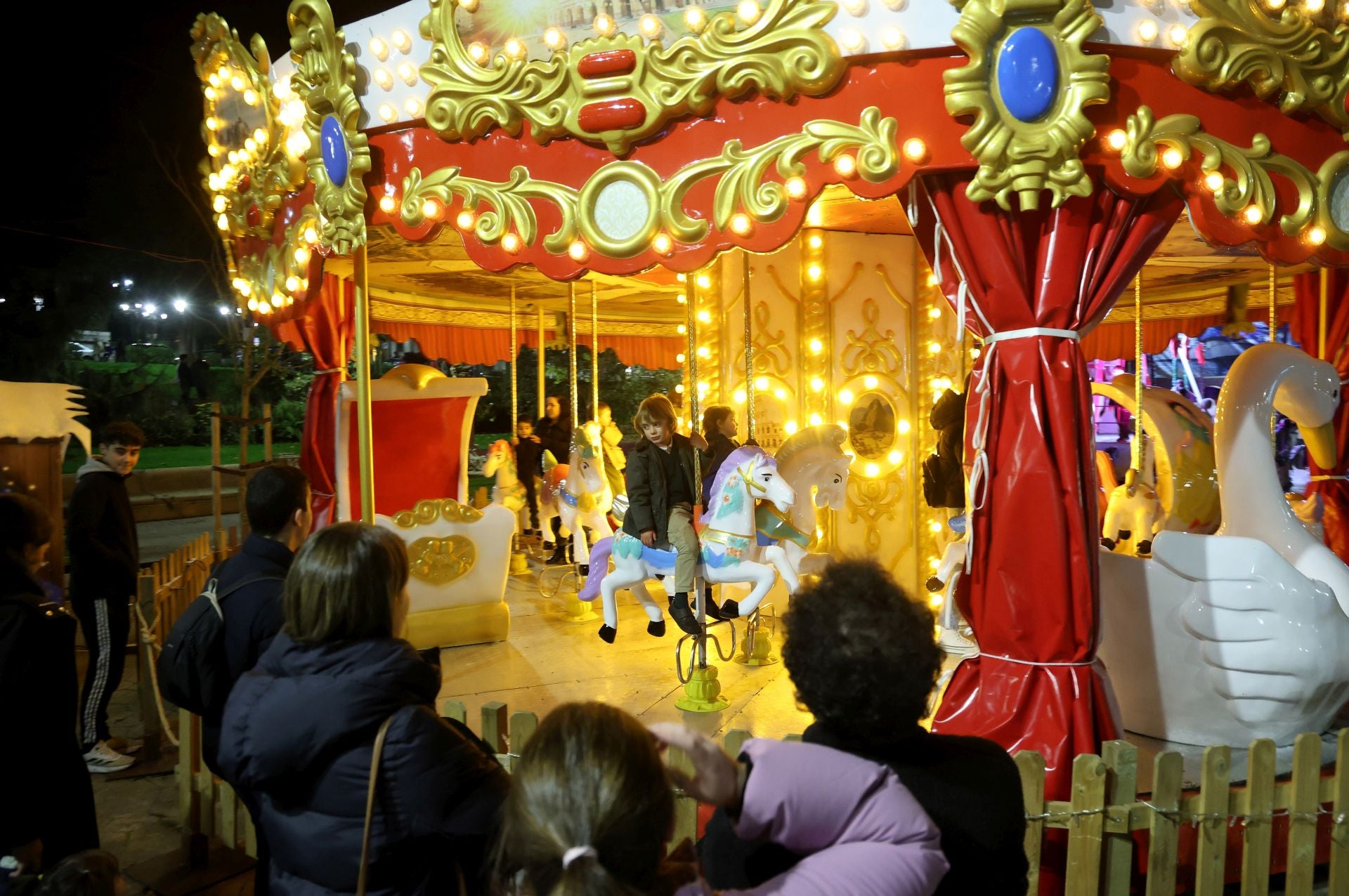 Oviedo se lanza a la calle para encender la Navidad
