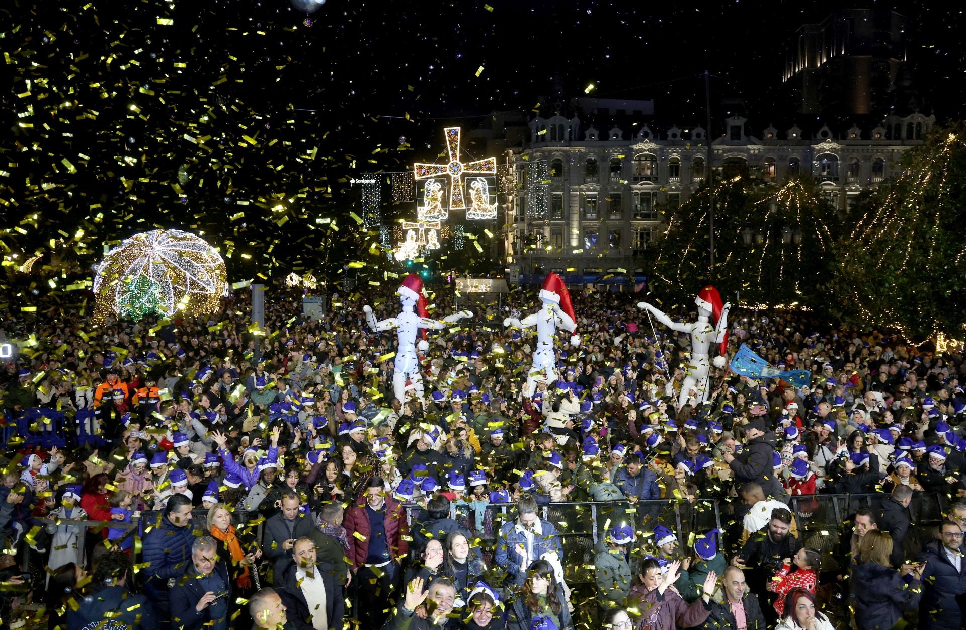 Oviedo se lanza a la calle para encender la Navidad