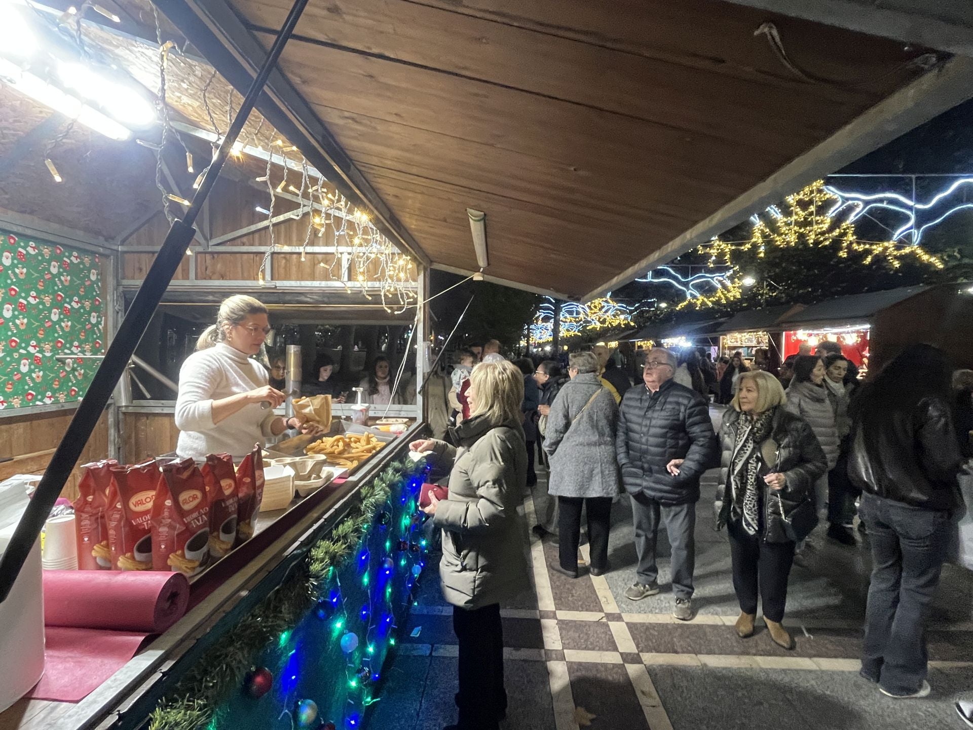 La Navidad ya deslumbra en Gijón: las luces navideñas que no te puedes perder