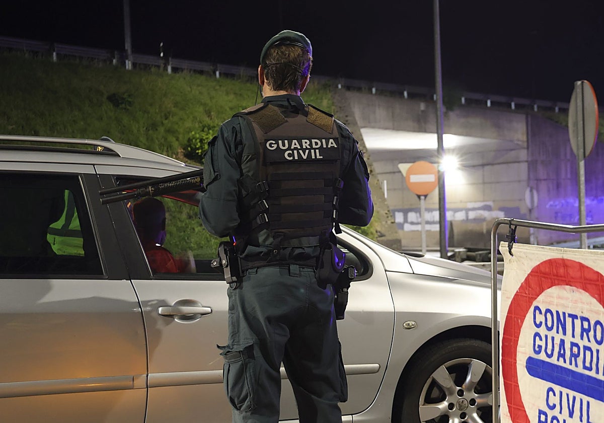 Control de la Guardia Civil con motivo de los robos.
