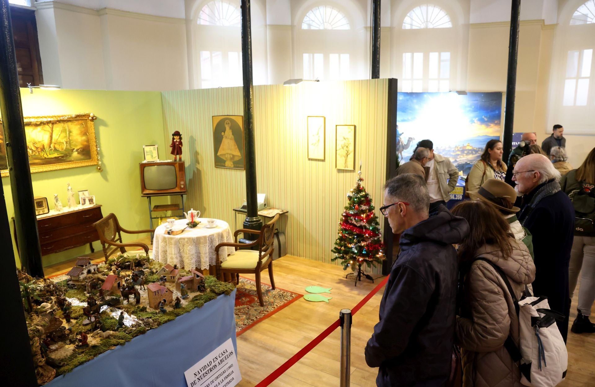 Los belenes ya brillan en la plaza de Trascorrales de Oviedo