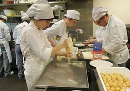 Alumnos de una escuela taller, en una imagen de archivo