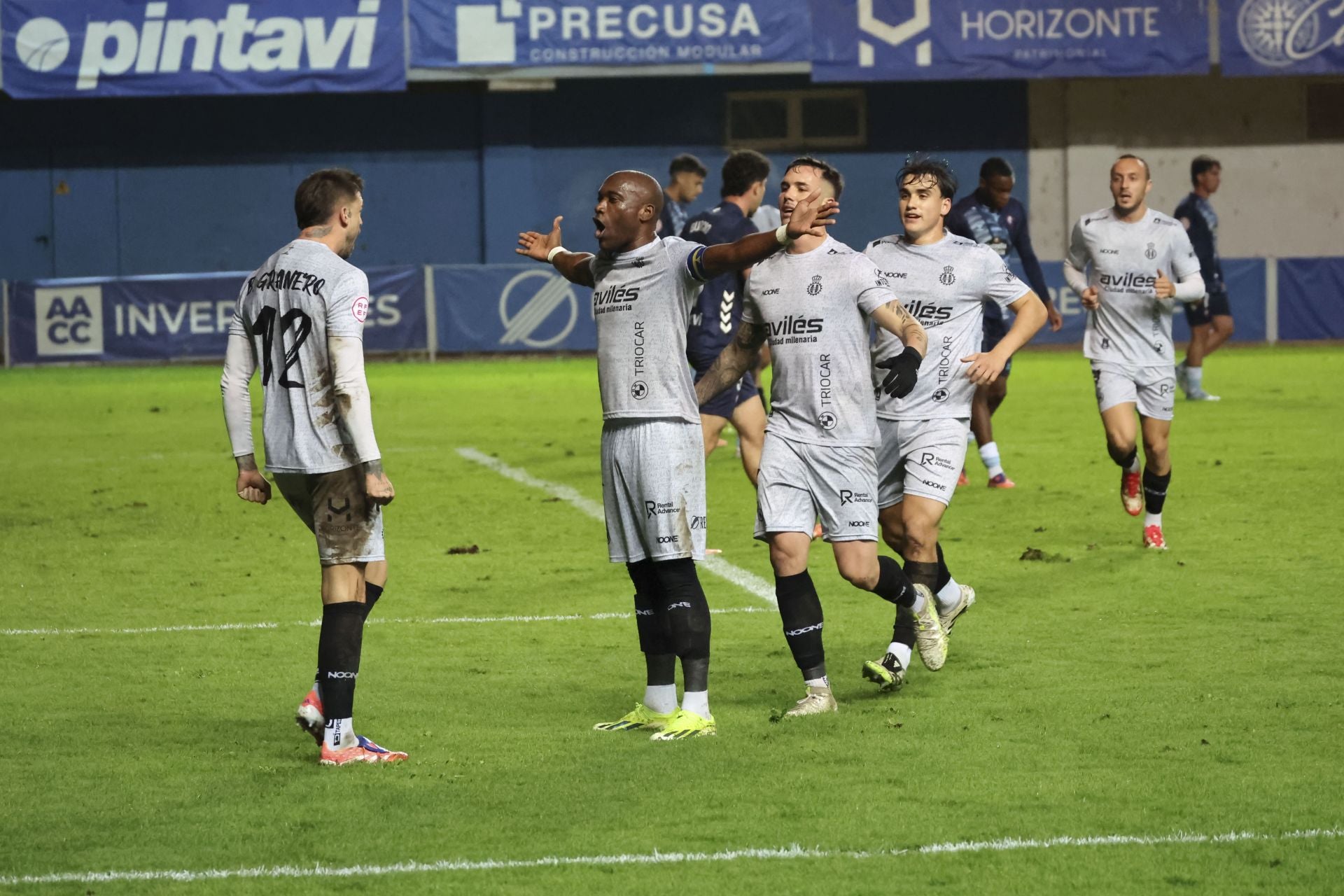 Las mejores fotos del Real Avilés - Celta Fortuna