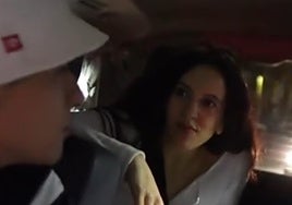 Trueno y Rosalía en un coche por Argentina.