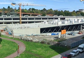 Estado de las obras del colegio de Nuevo Roces, que el Principado espera inaugurar en el curso 2026-2027.