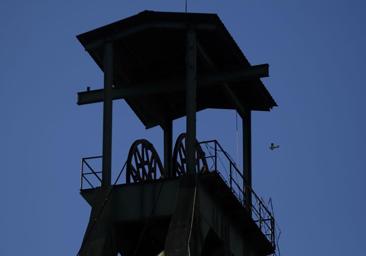 Los castilletes del Pozo Sotón.