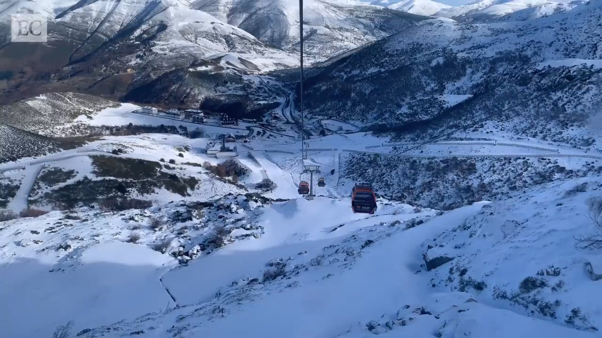 Primera jornada de esquí en Pajares: Asturias disfruta ya de la nieve