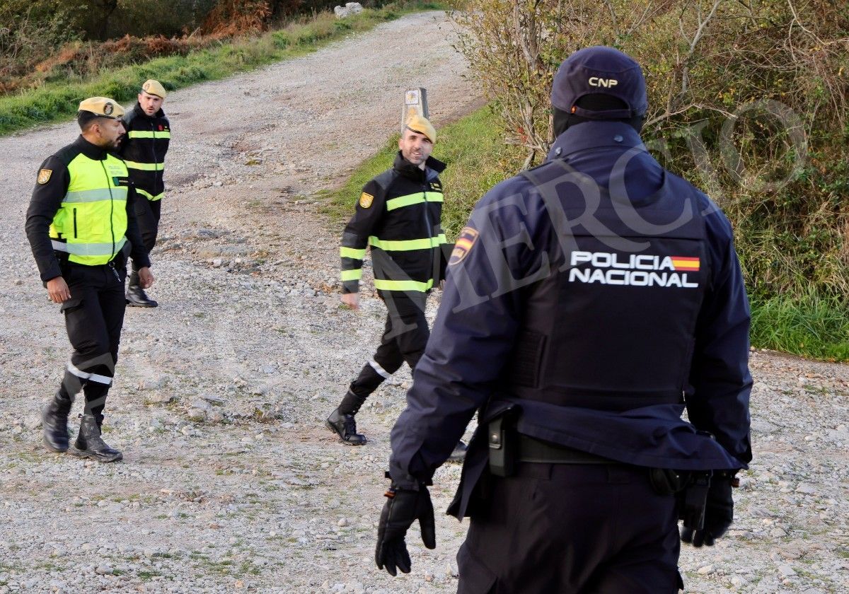 Un caso sin resolver en Asturias: así es la minuciosa búsqueda de Maritrini en la balsa de Ribadesella