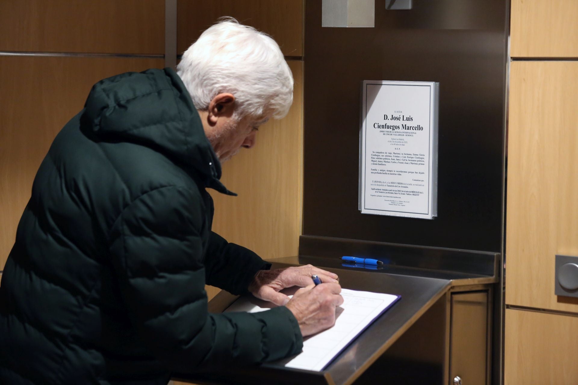 Capilla ardiente por José Luis Cienfuegos