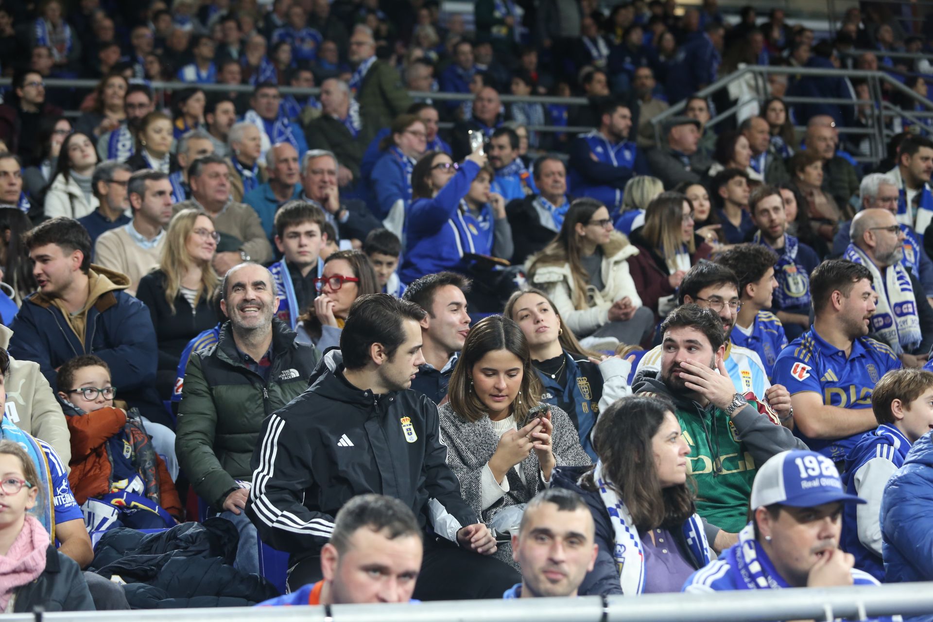 ¿Estuviste en el Real Oviedo - Mallorca? ¡Búscate en las gradas!