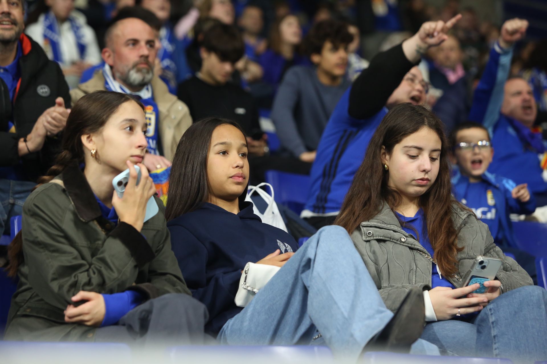¿Estuviste en el Real Oviedo - Mallorca? ¡Búscate en las gradas!