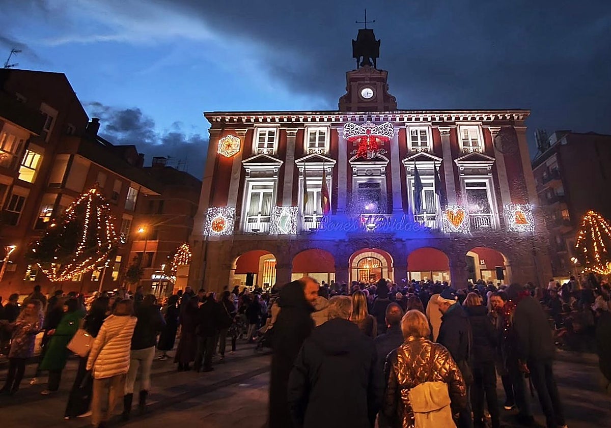 Imagen principal - Festejos navideños en Mieres, El Berrón y Noreña.