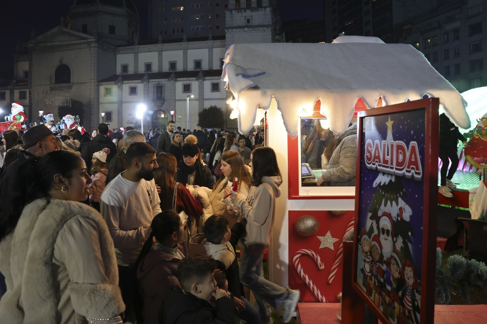 Luces, belenes, mercados y hasta pistas de patinaje: el puente de diciembre en Asturias lo tiene todo