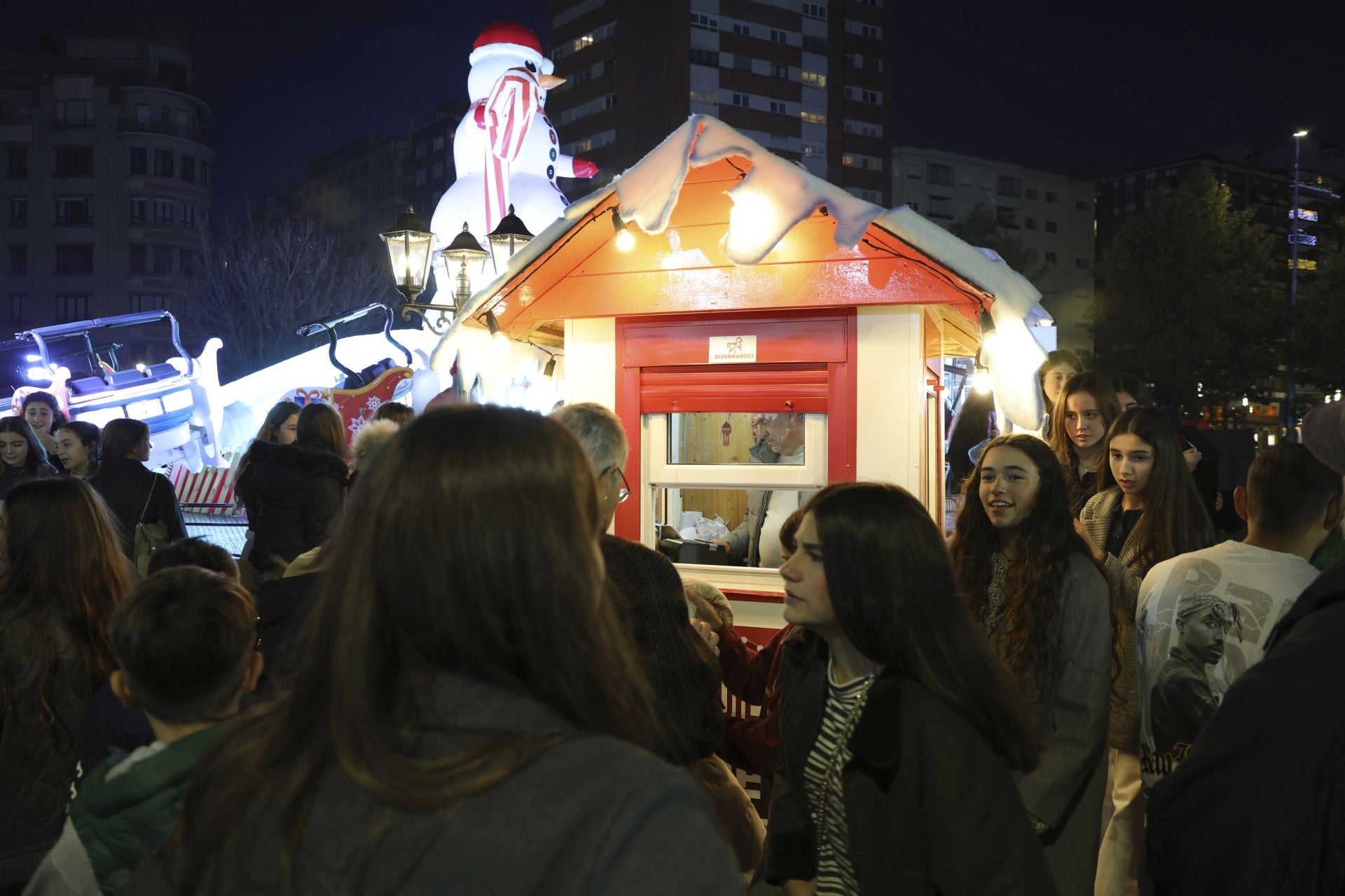 Luces, belenes, mercados y hasta pistas de patinaje: el puente de diciembre en Asturias lo tiene todo