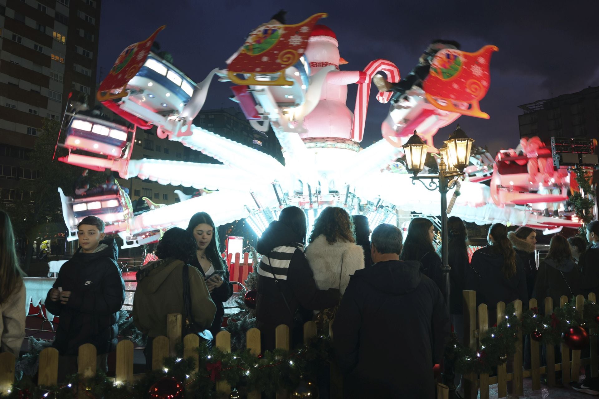 Luces, belenes, mercados y hasta pistas de patinaje: el puente de diciembre en Asturias lo tiene todo