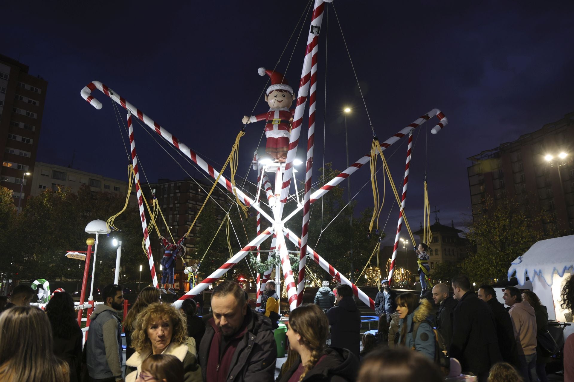 Luces, belenes, mercados y hasta pistas de patinaje: el puente de diciembre en Asturias lo tiene todo