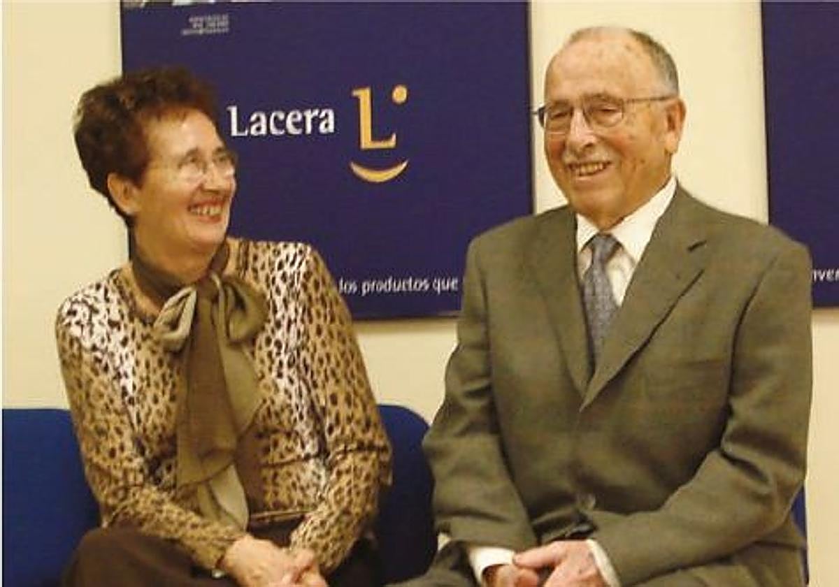 Marisa Santiago junto a su esposo Juan de la Cera.