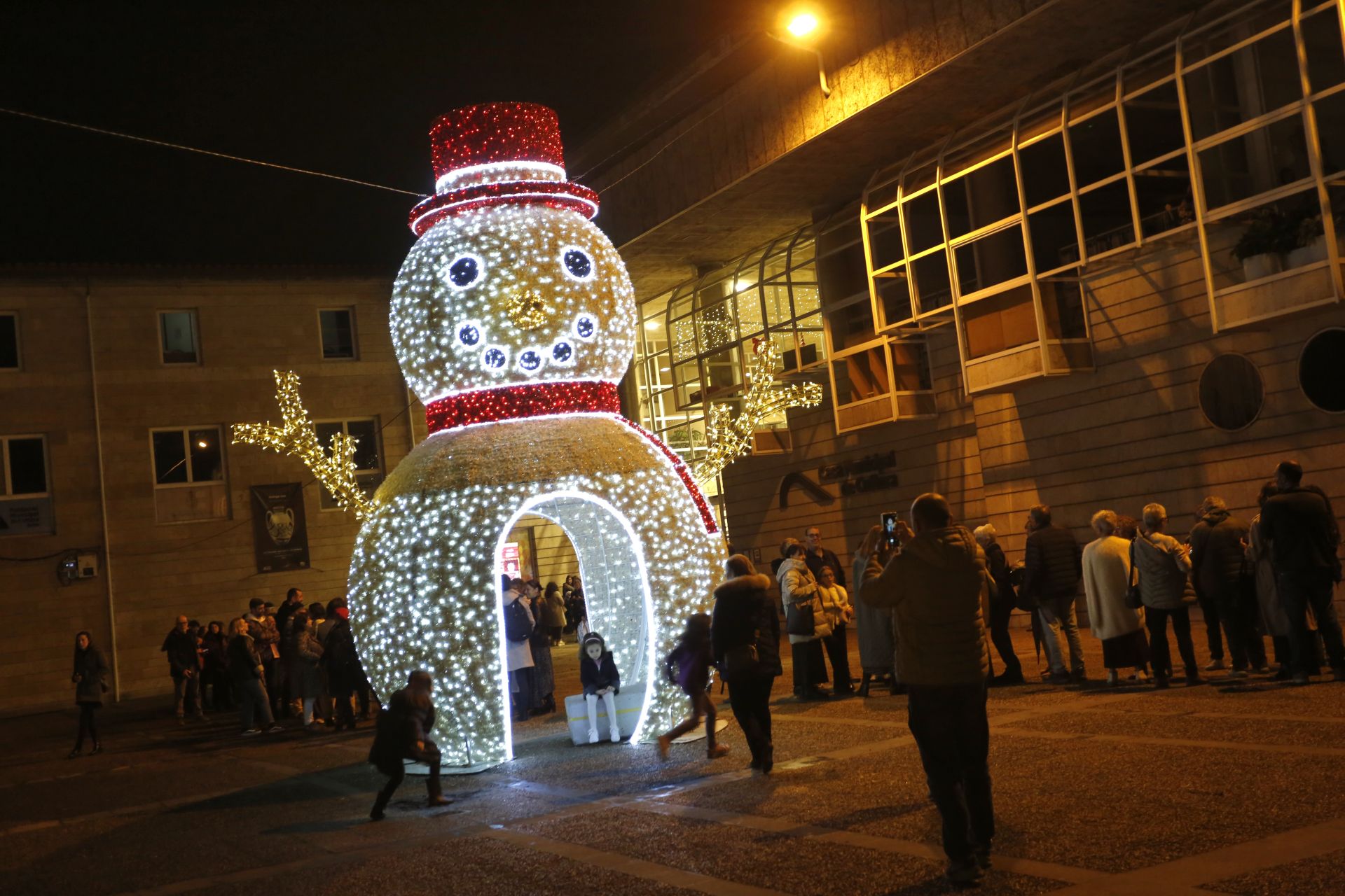 Luces, belenes, mercados y hasta pistas de patinaje: el puente de diciembre en Asturias lo tiene todo