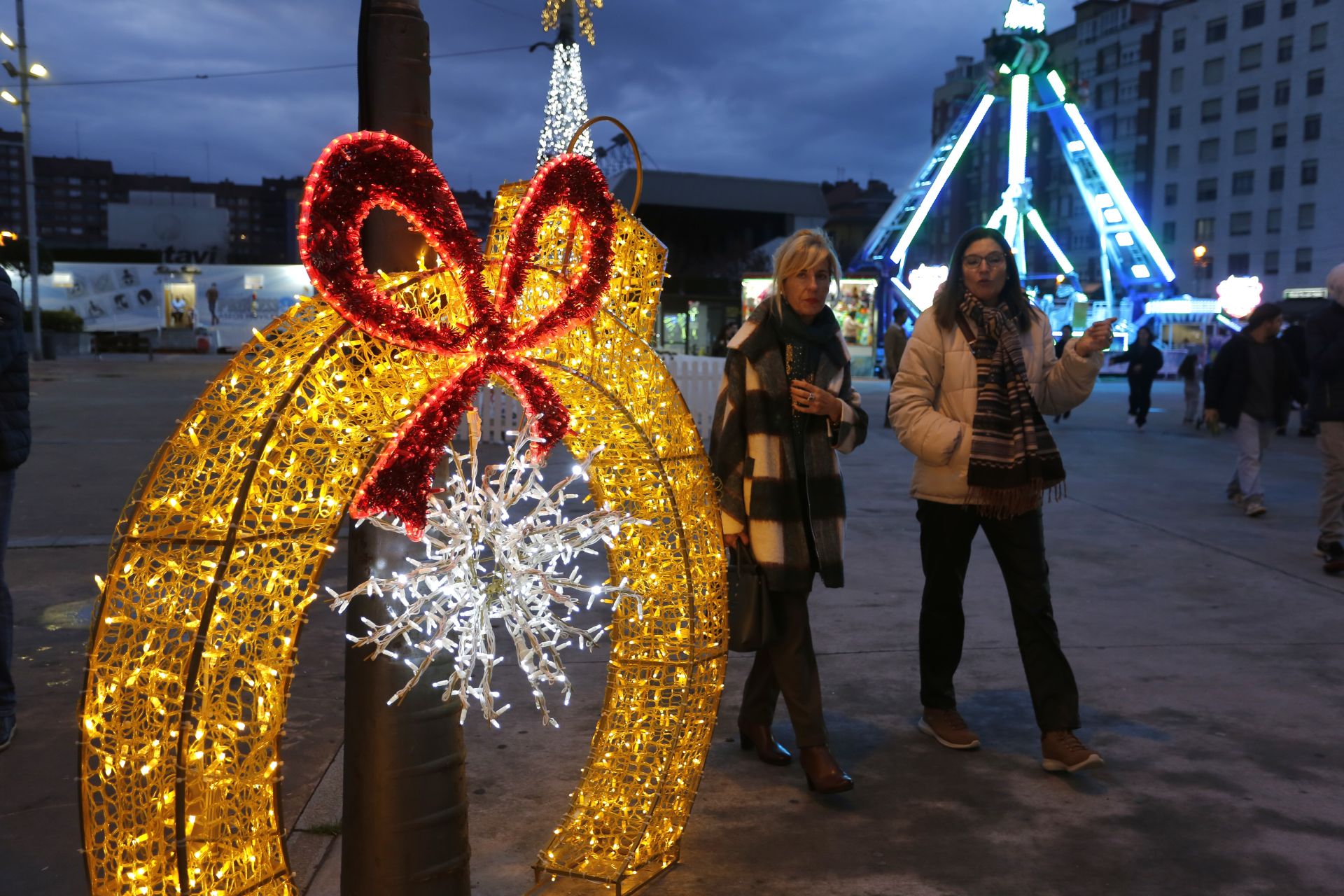 Luces, belenes, mercados y hasta pistas de patinaje: el puente de diciembre en Asturias lo tiene todo