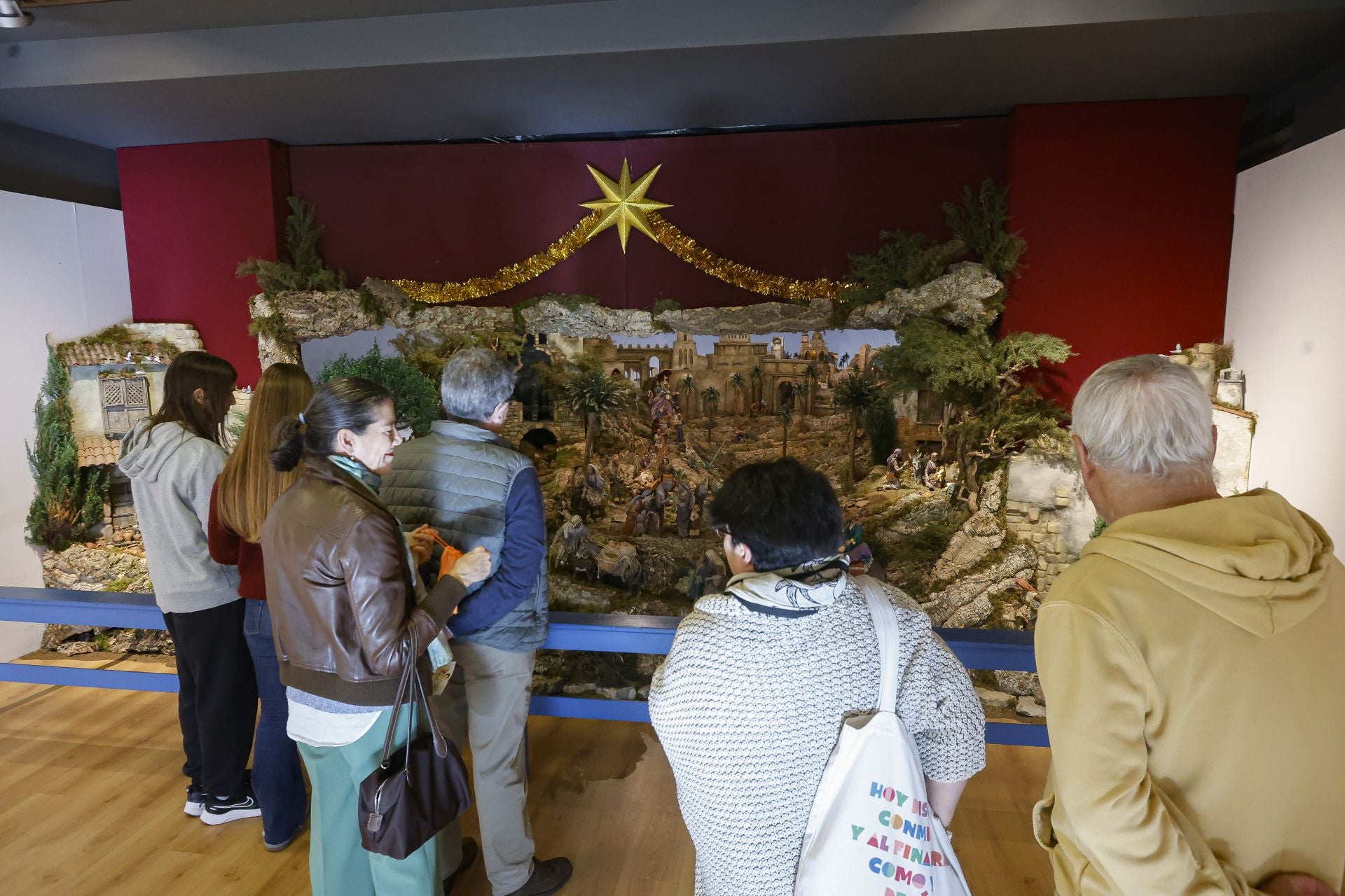 La Ruta de los Belenes de Villaviciosa: un clásico escaparate navideño