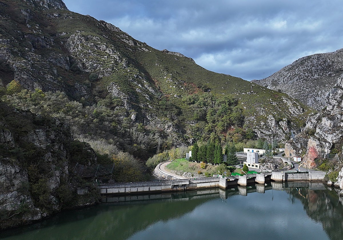 Embalse y presa de Rioseco, donde se construirá la central.