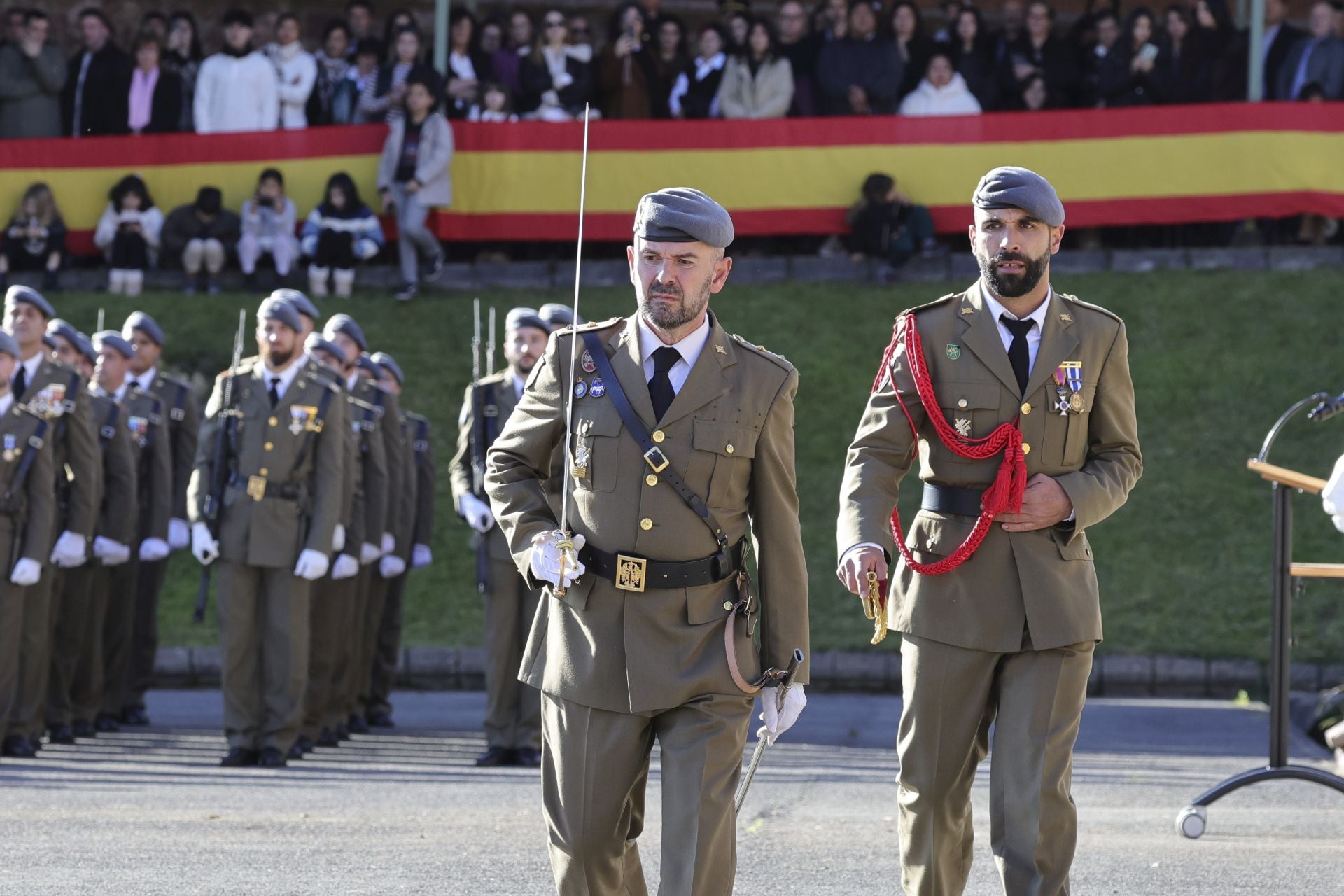 Parada militar y una despedida: las imágenes del Día de la Inmaculada en Cabo Noval