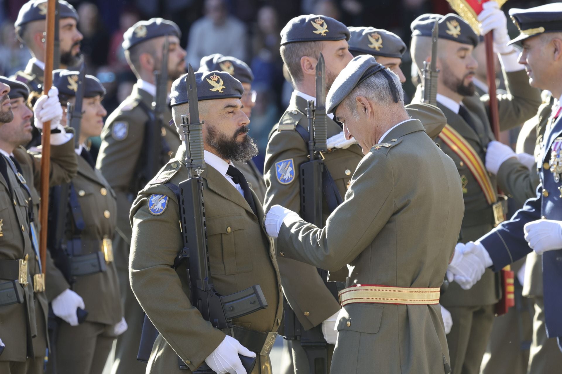 Parada militar y una despedida: las imágenes del Día de la Inmaculada en Cabo Noval