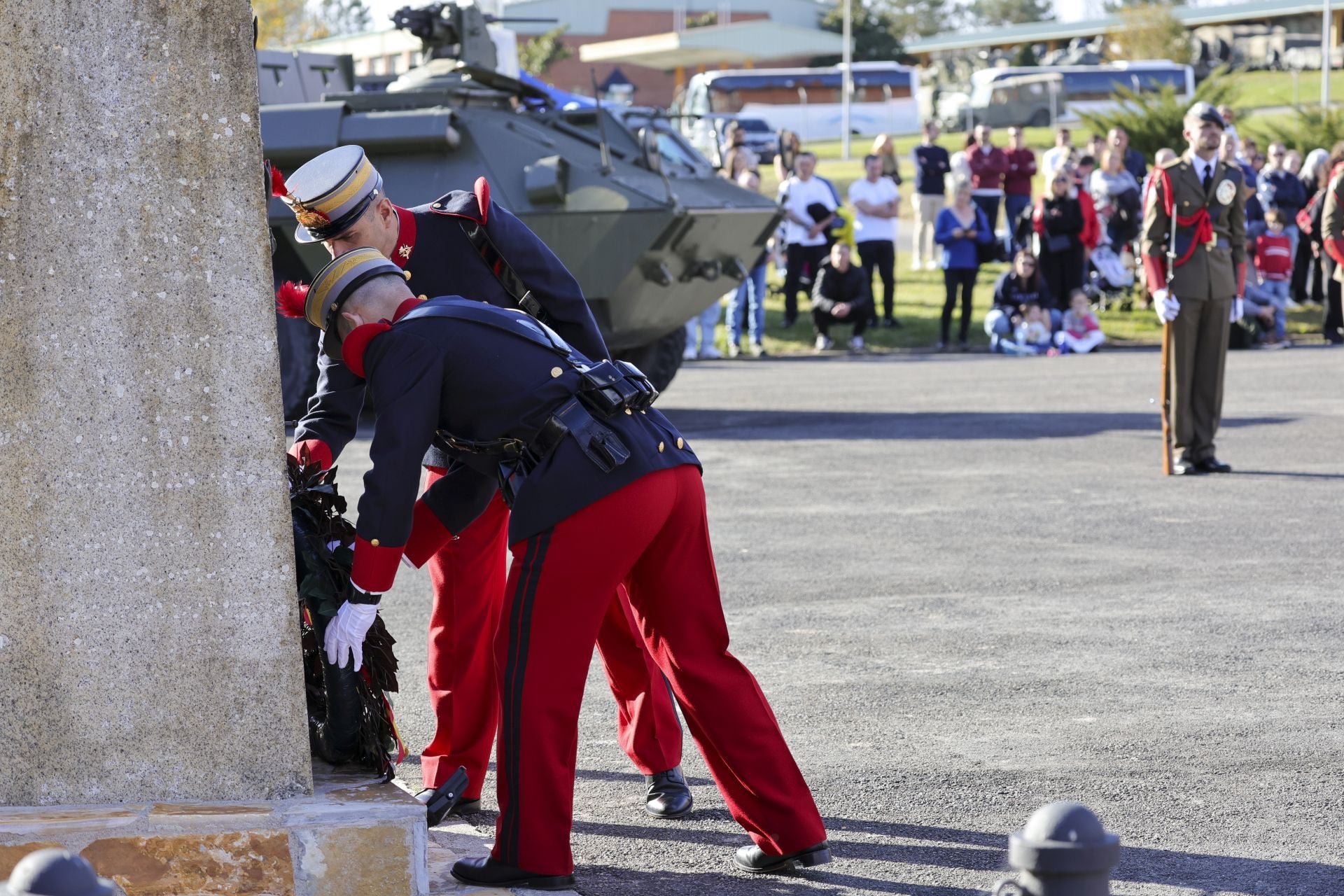 Parada militar y una despedida: las imágenes del Día de la Inmaculada en Cabo Noval