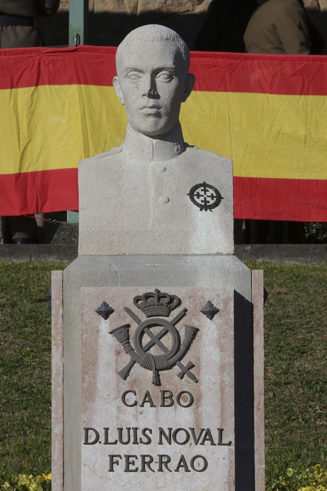 Parada militar y una despedida: las imágenes del Día de la Inmaculada en Cabo Noval